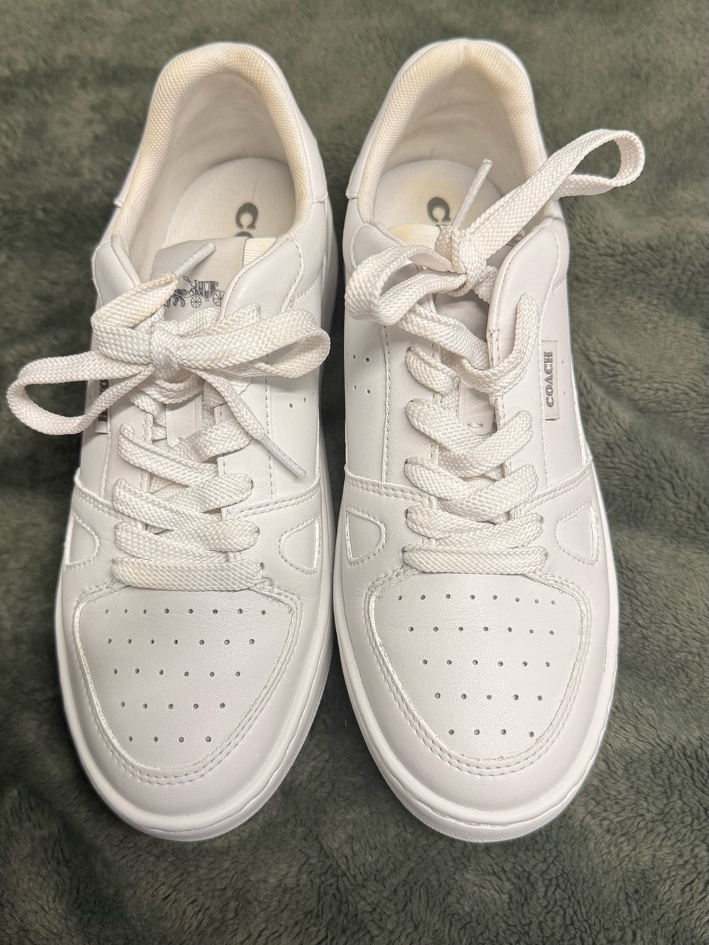 Coach women 
White Leather Low-Top Sneakers – Clean White